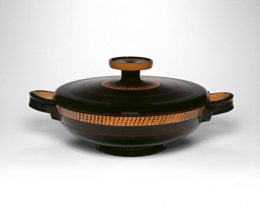 A work made of terracotta, black-glaze.