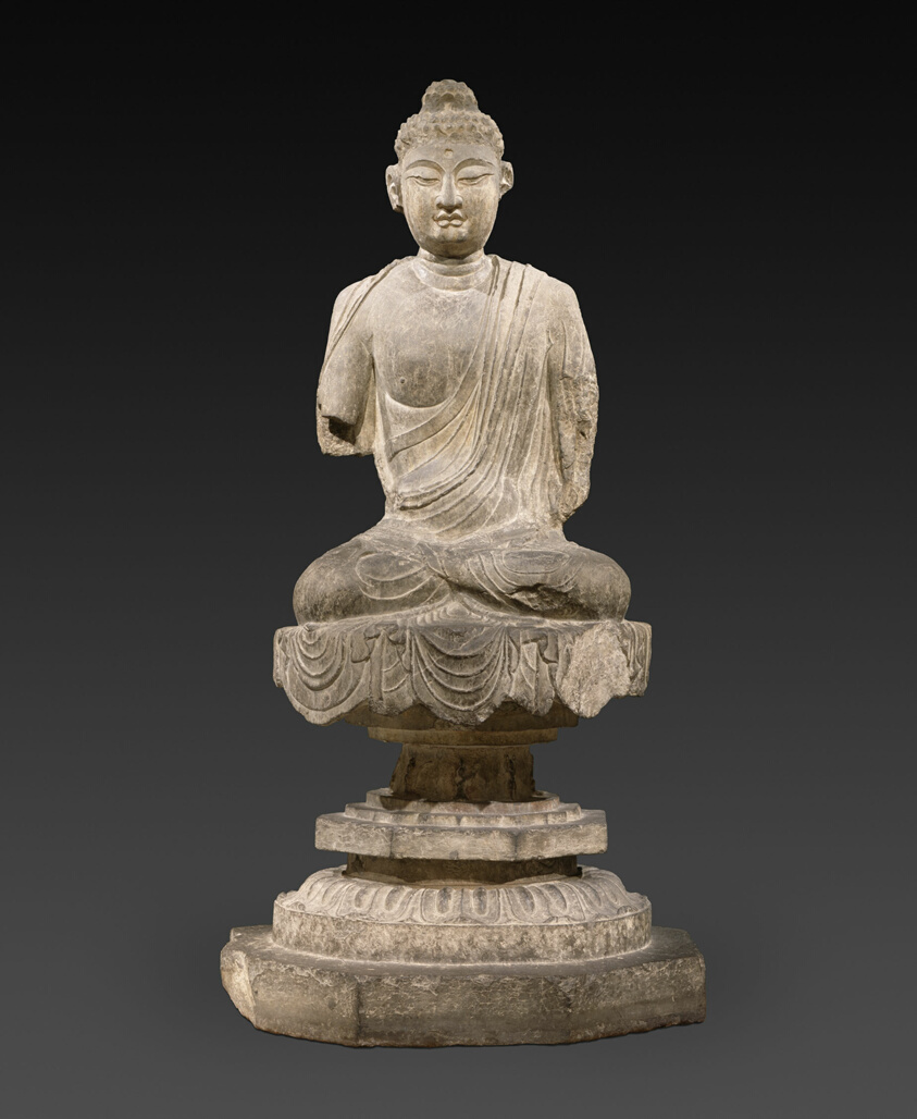 A work made of limestone with traces of polychromy.