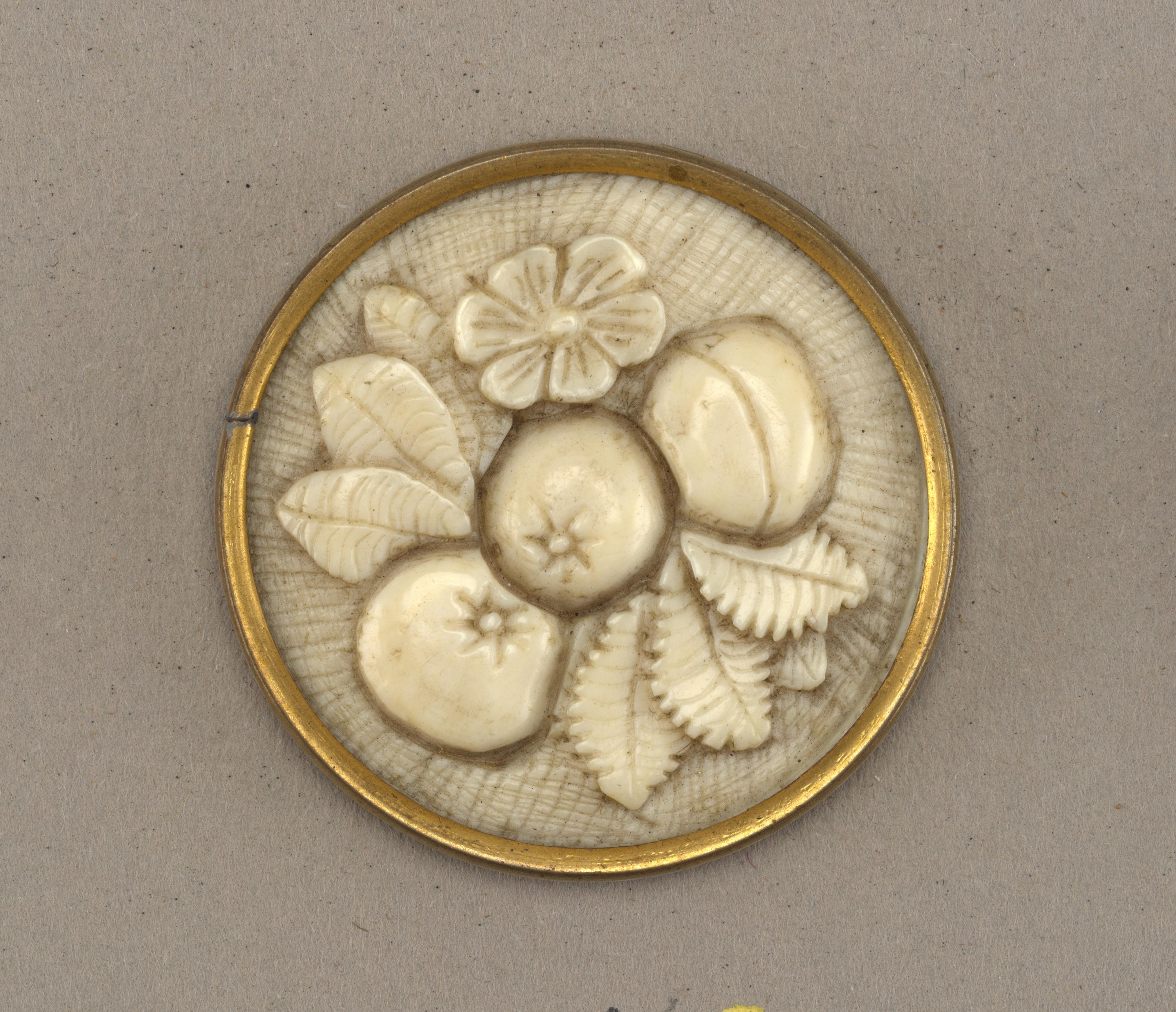 Button card 001: BUTTONS MADE OF IVORY AND BONE FRANCE AND ENGLAND, 18TH & 19TH CENTURIES