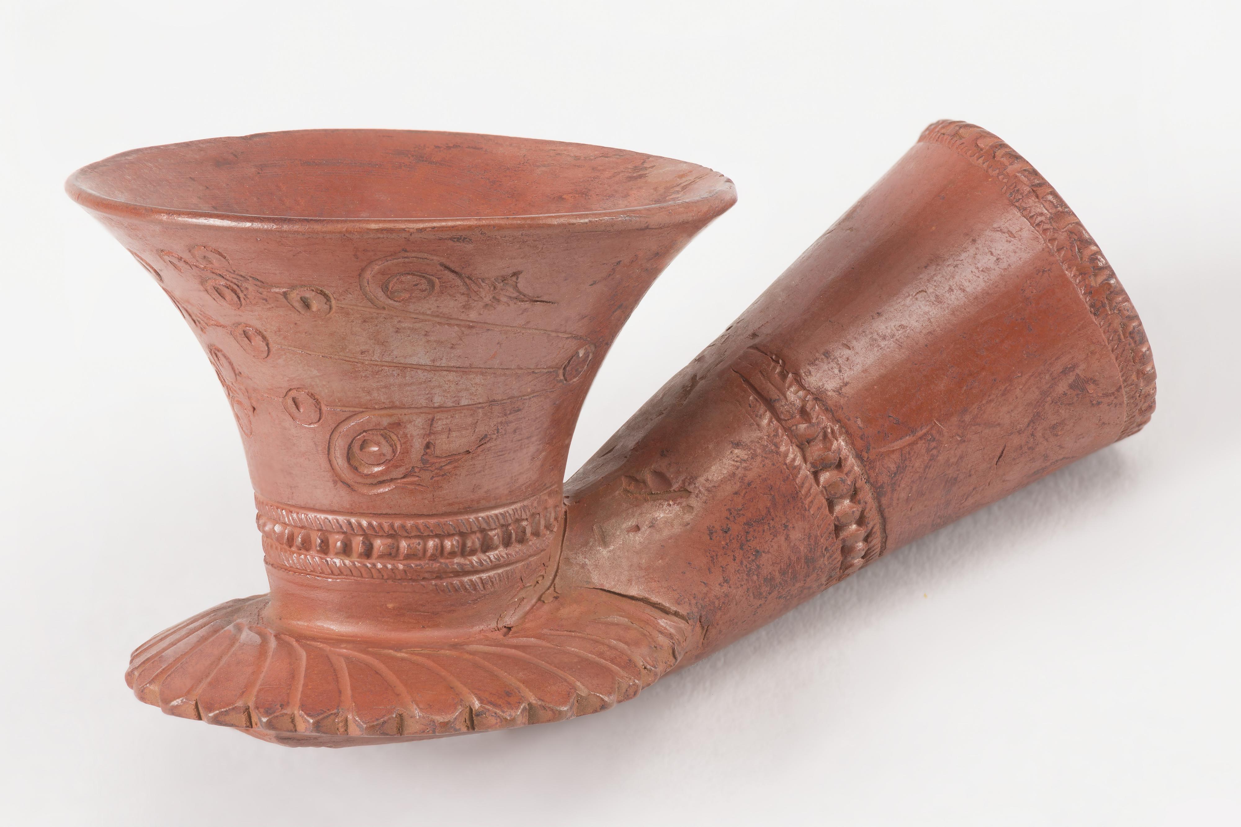 pipe bowl — pipe bowl. Fired and polished earthenware.